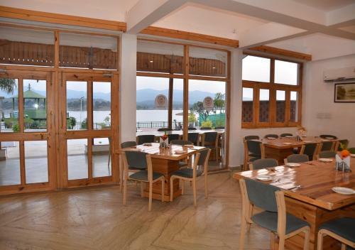 Hotel Mpt Bison Resort, Madhai