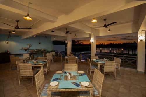 Hotel Indy Waterfront Resort