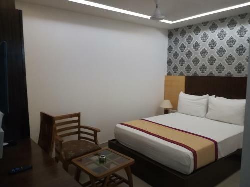 Hostal Hotel Sgt Plaza