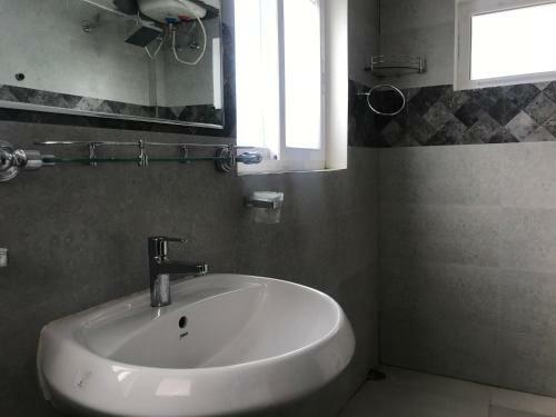Hostal Nhoshring Guest House
