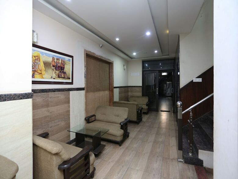 Oyo 12027 Hotel Amara