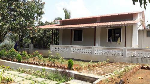 Sur Sangit Farm House