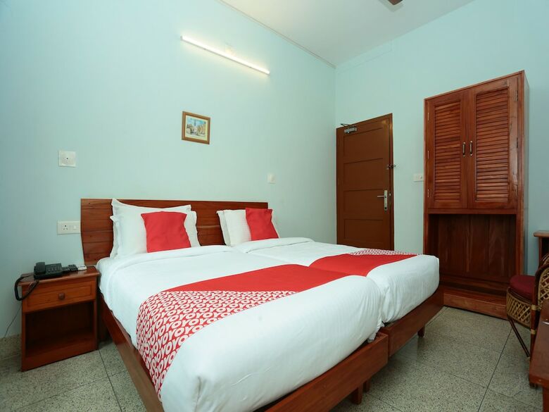 Hotel Oyo 6216 Royz Destinations