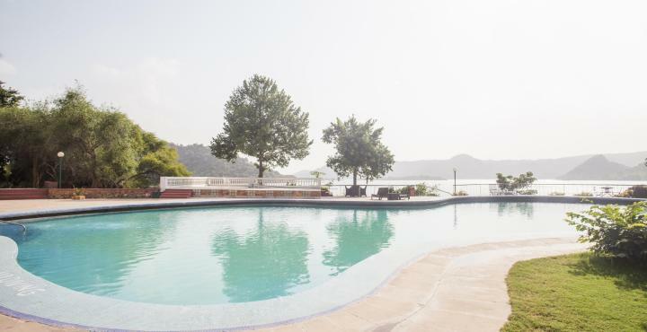 Hotel Jaisamand Island Resort