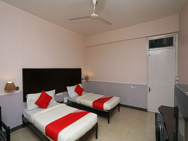 Hotel Oyo 26221 Nihar