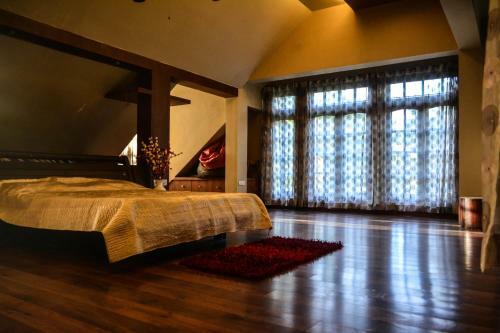 Luxury Villa With A Private Landscaped Garden