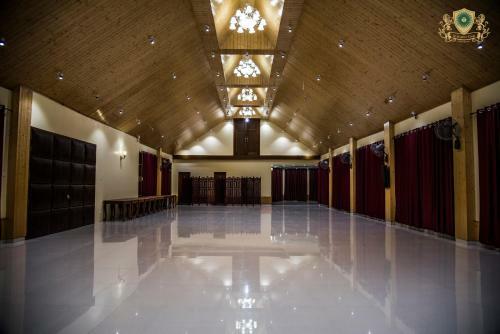Hotel De Exotica Crest
