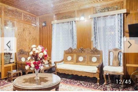 S Group Of Houseboat