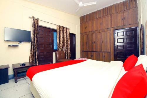Oyo 8670 Hotel Usha Palace