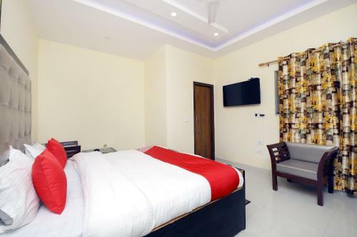 Oyo 8670 Hotel Usha Palace