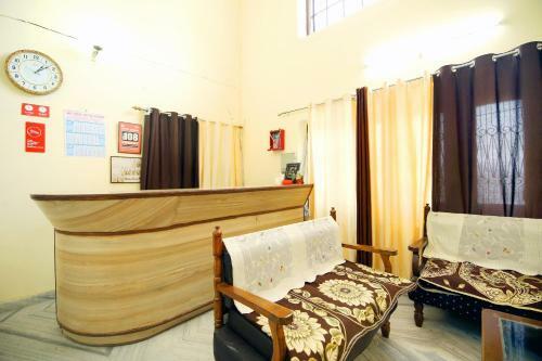 Oyo 8670 Hotel Usha Palace