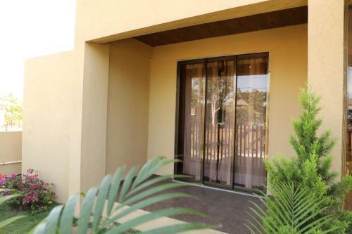 Luxury Pool Villa Malavali