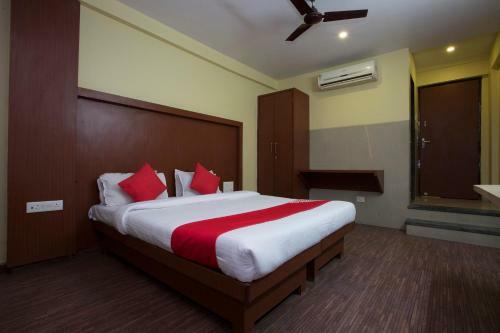 Hotel Oyo 24134 Diamond Foodway