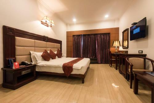 Golden Chariot Vasai Hotel
