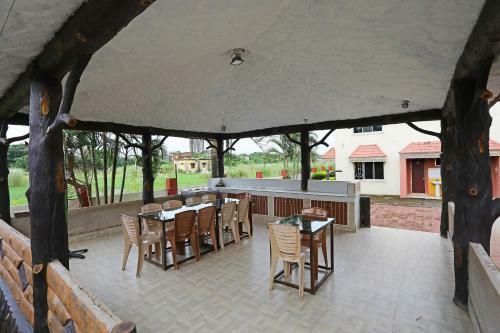 Hotel Oyo 18681 Amrapalli Resorts