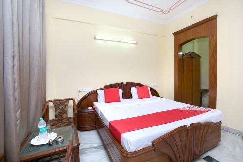 Oyo 14754 Hotel Ashish