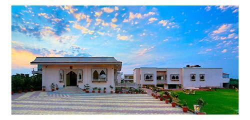 Hotel Om Rudrapriya Holiday Resort
