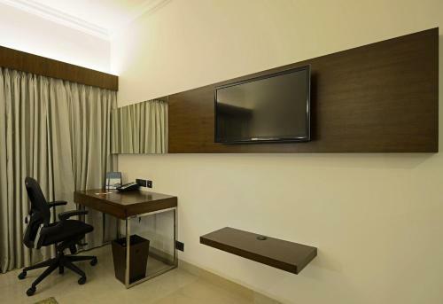 Hotel Naveen Lakeside