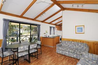 Metung Holiday Villas