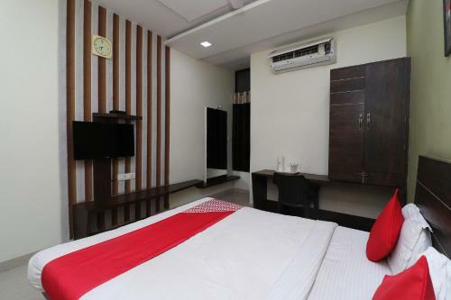 Oyo 8173 Hotel Singh Palace