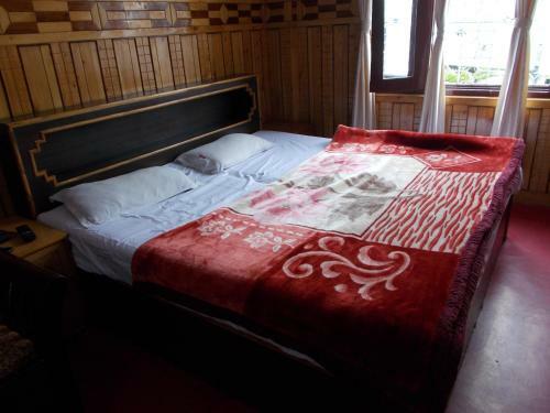 Hotel Sarovar Mall Road Nainital