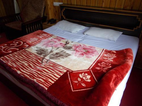 Hotel Sarovar Mall Road Nainital