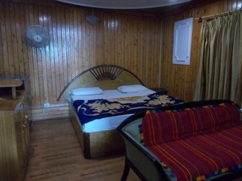 Hotel Sarovar Mall Road Nainital