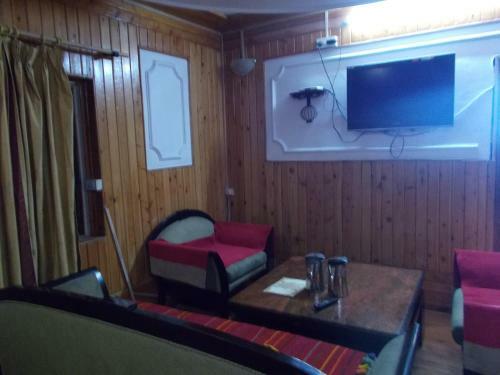 Hotel Sarovar Mall Road Nainital