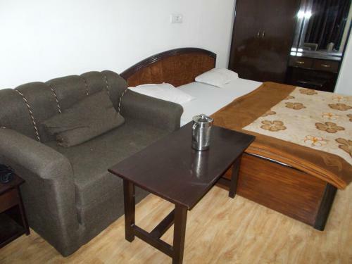 Hotel Sarovar Mall Road Nainital