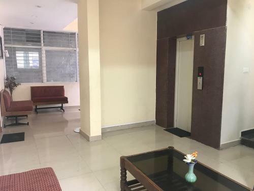 Hotel Suvarna Compact