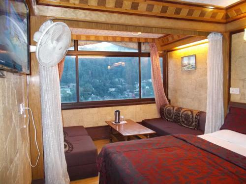 Hotel Comfortable Rooms Fitted With Modern Amenities