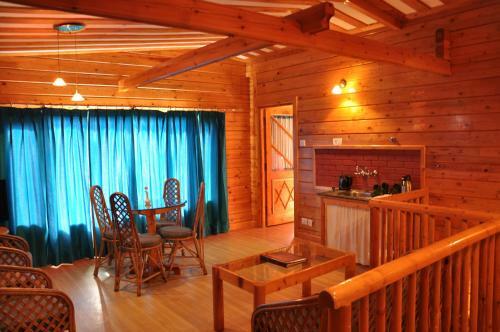 Hotel Chalets Naldehra