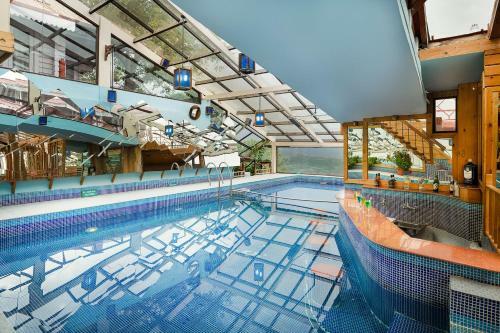 Hotel Chalets Naldehra