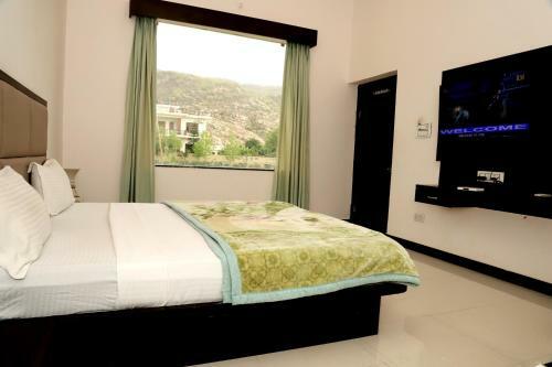 Hotel Aravali Hills Resort