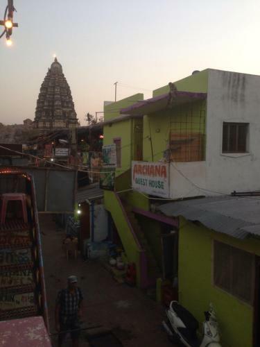Hostal Archana Guest House River View