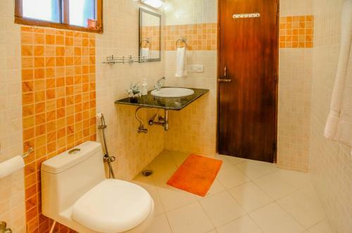 Hostie Sharanam - Mountain Villa