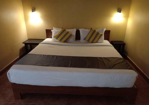 Hotel Falling Waters