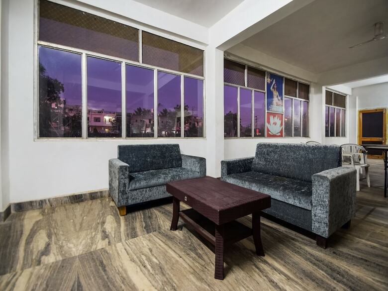 Oyo 26659 Hotel Parmanand Garden