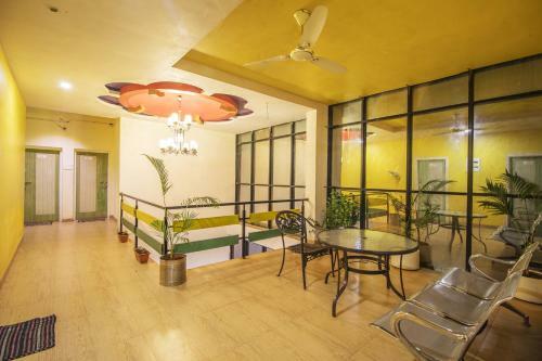 Hotel Bhimas Paradise