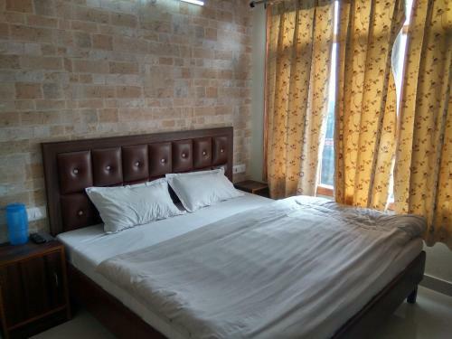 Hostal Shimla Facing Rooms Near Mall Road