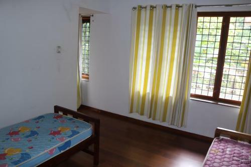 Ave Home