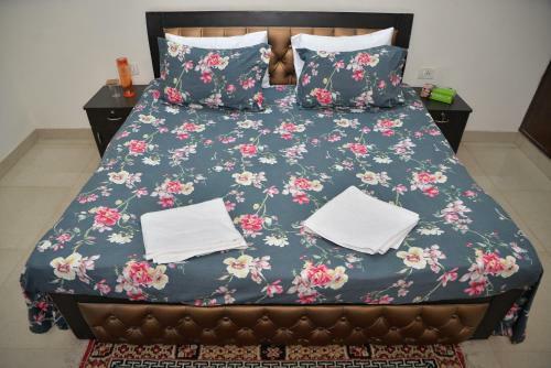 Bed & Breakfast Artistic Home Stay