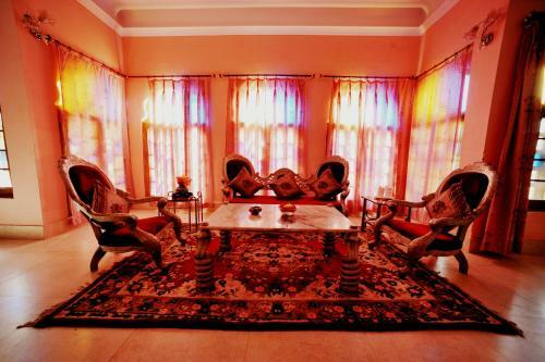Hotel Ummaid Bagh Resort