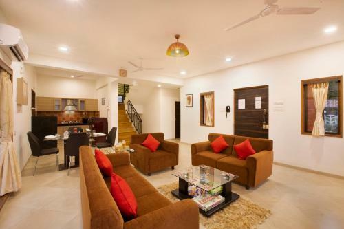 Villa Saffronstays Dhyana.
