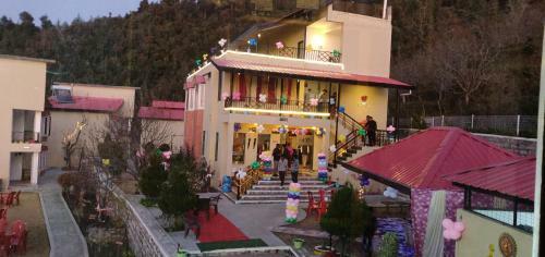 Hotel Mist N Meadows Resort
