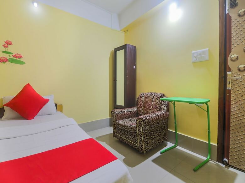 Oyo 27073 Hotel Grand Silicon