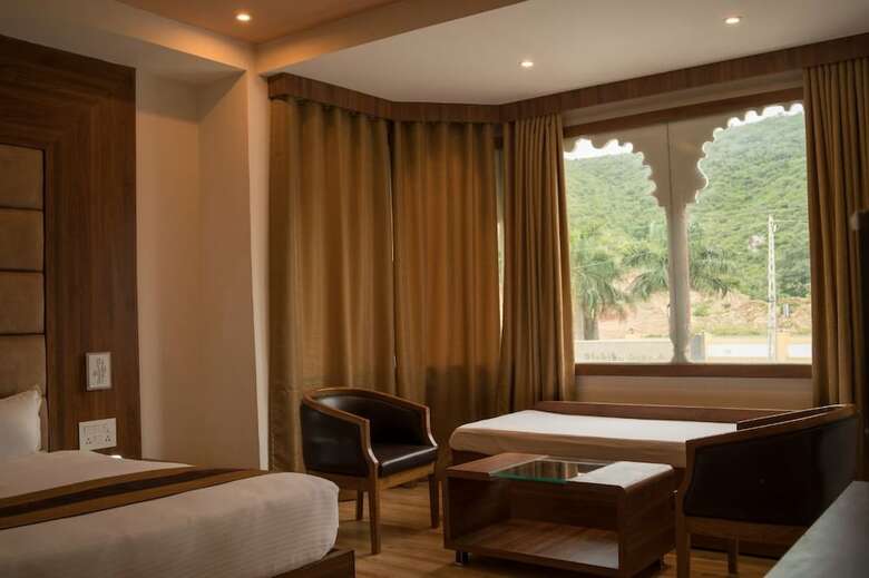 Hotel Rishika Clarks Inn