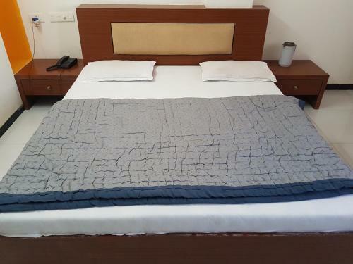 Hotel Dhruv Palace