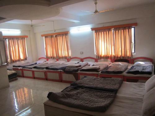 Hotel Dhruv Palace
