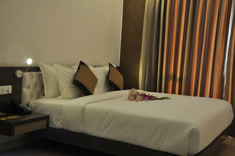 Mango Hotels Tansha Regal